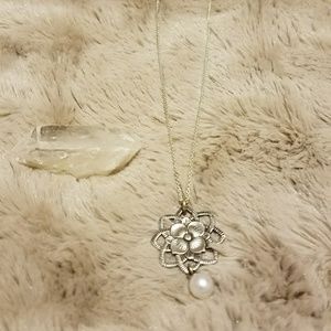 Vantel pearl necklace